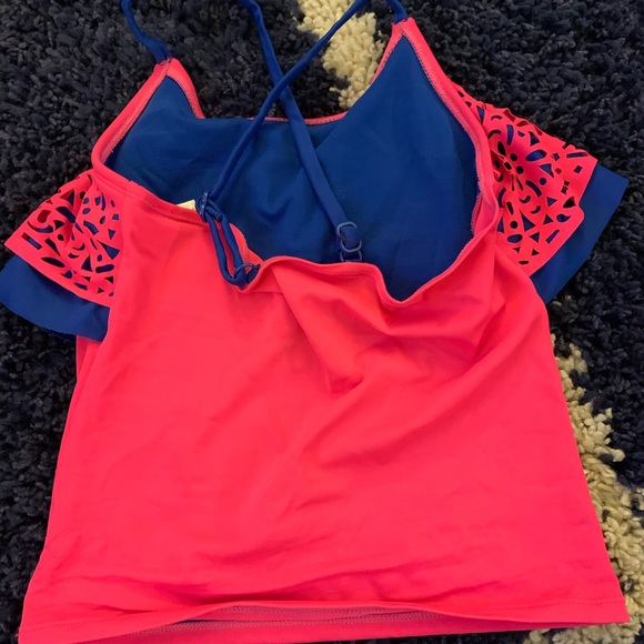 Bathing suit top used for kids - Picture 2 of 2
